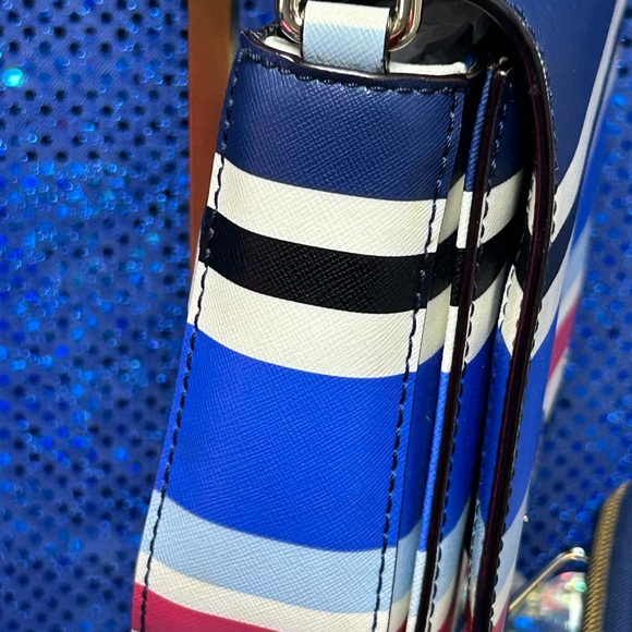 Kate Spade 2fer Striped Crossbody Bag w/Matching Wallet Approx. 9x6.5x 2.5 - Picture 5 of 17